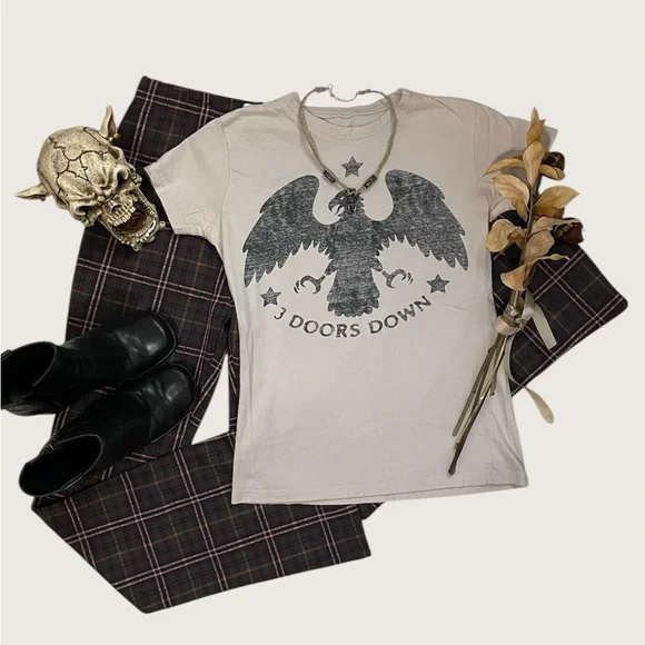 Vintage 3 Doors Down juniors petite eagle graphic print cream band tee - Picture 6 of 9